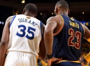 蜂鸟-杜兰特连续十五场比赛得分超过连败，加拿大队挑战极限！的简单介绍