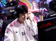 蜂鸟电竞-TheShy回归赛场，大胜首场状态亮眼，C9观众沸腾！的简单介绍