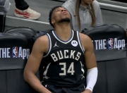 蜂鸟电竞- 5串1一场赢一半一场输一半 