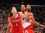 蜂鸟-包含拳击赛场再起风云：洞庭赤兔队小胜皖江火箭队，脚步移动更到位。的词条