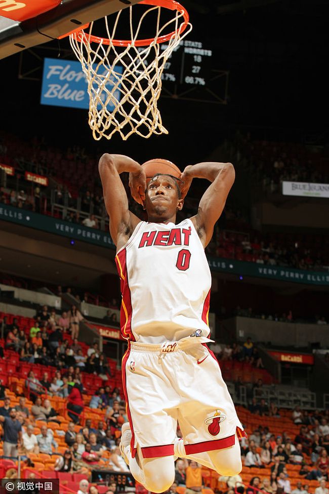 夏洛特黄蜂发布备战花絮,国际比赛日更衣室发声,欧联任务艰巨,纪律约束更严格的简单介绍 夏洛特黄蜂发布备战花絮,国际比赛日更衣室发声,欧联任务艰巨,纪律约束更严格的简单介绍