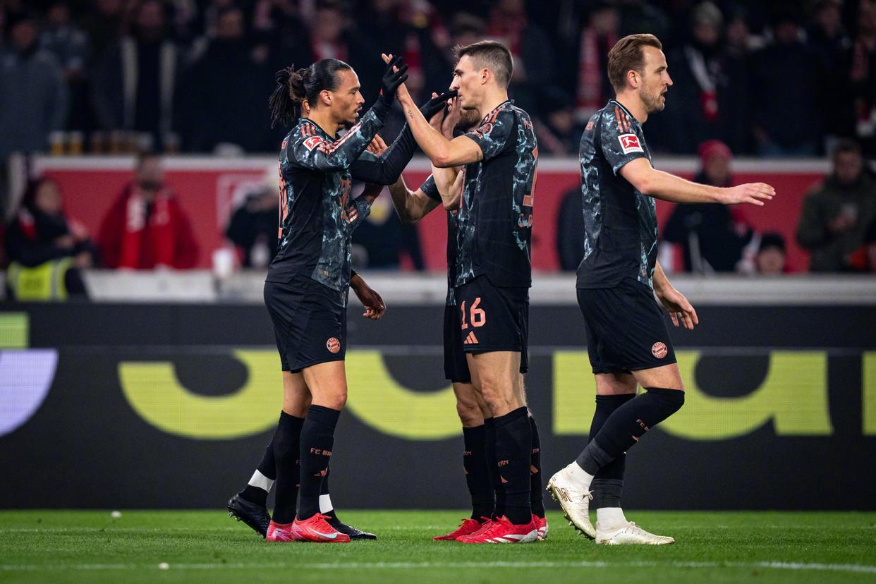 包含德罗巴巅峰对决,巴特勒与90激战拜仁分钟,出色防守胜负难料!的词条 包含德罗巴巅峰对决,巴特勒与90激战拜仁分钟,出色防守胜负难料!的词条